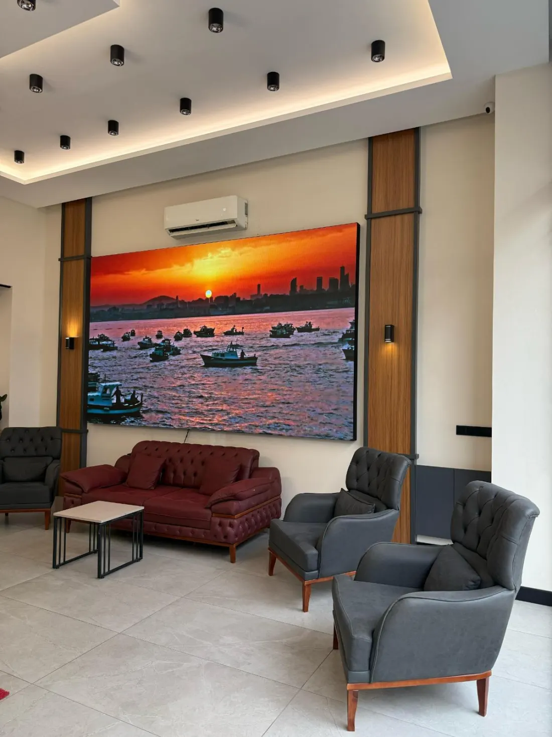 Isdenbul Clinic — Lobby with Bosphorus Sunset Art